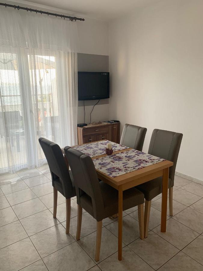 Apartment Jure โตรกีร์ ภายนอก รูปภาพ