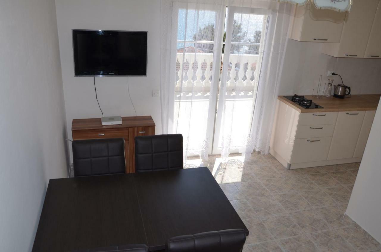 Apartment Jure โตรกีร์ ภายนอก รูปภาพ